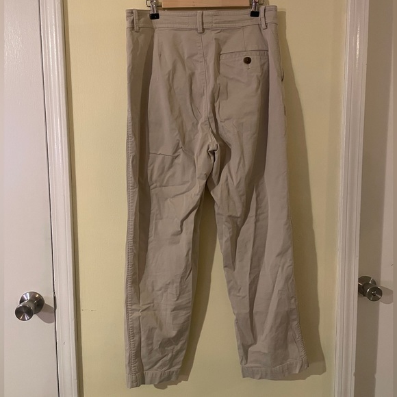 Everlane Relaxed Chino Pants in Khaki - Picture 5 of 5
